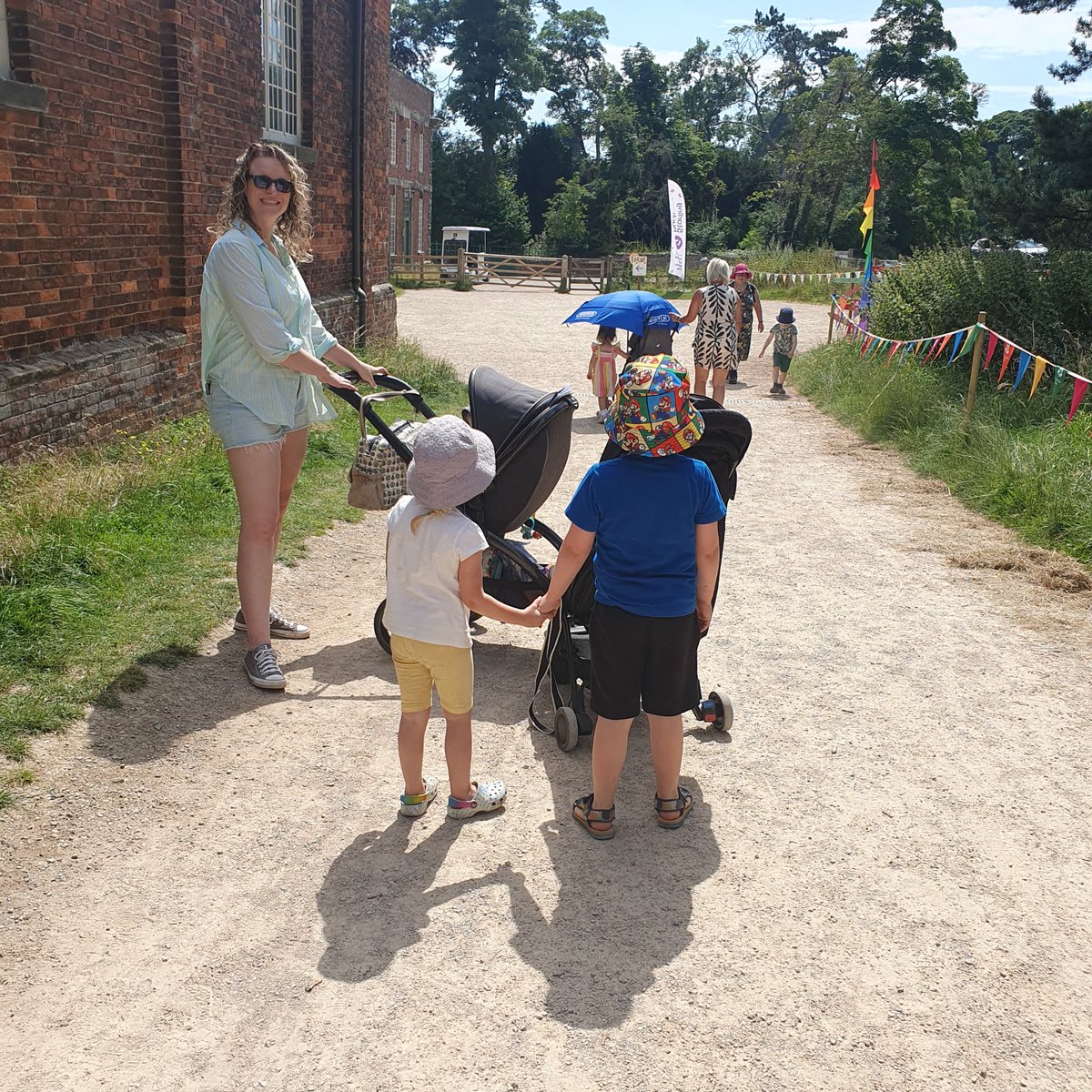 Miss Younger tweet media