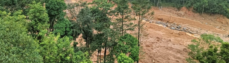 Panicker35's tweet photo. वायनाड, केरळमधील या त्रासदायक घटनेने मन हेलावून गेले आहे. निसर्गाशी आपले नाते संवेदनशील ठेवायला हवे. सर्व प्रभावितांना माझ्या प्रार्थना. 🙏

#Keralalandslide #KeralaTragedy #PrayforKerala  #StayStrongKerala #KeralaDisaster  #WayanadLandslides @CMOKerala https://t.co/P9nqGj6bz1