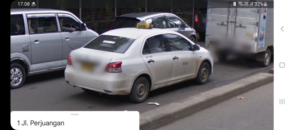 NicoDL0811's tweet image. #Throwback2013 #Flashback2013

Taksi @Express_Group MC 2661 sedang menuju Tol Jakarta-Merak di Jalan Perjuangan, Kebon Jeruk, Jakarta Barat pada Mei 2013

Sumber Gambar : Google Maps