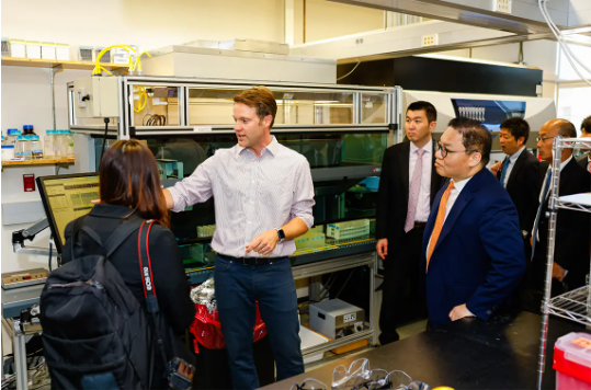 Shu Chien-Gene Lay Department of Bioengineering researchers, Bernhard Palsson and Adam Feist, participate in Bio-5 Coalition a new White House initiative to address the global crisis of drug shortages.today.ucsd.edu/photo-essays/u…