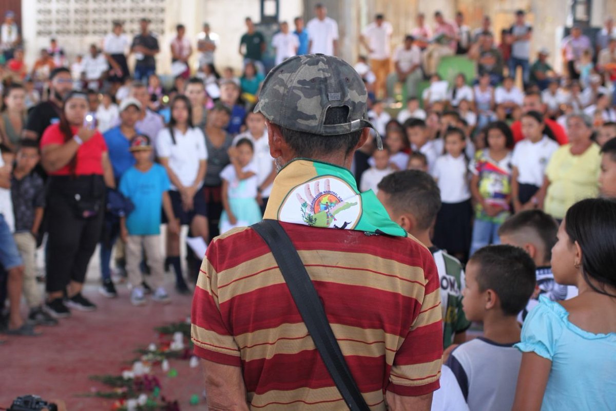 Avanza la Caravana por la vida, la paz, y la permanencia en el territorio.

Desde el Sur de Bolívar, una región que desde hace tres años vive una crisis humanitaria debido a la presencia paramilitar. Las comunidades expresaron preocupación.

#CaravanaPorLaVida2024