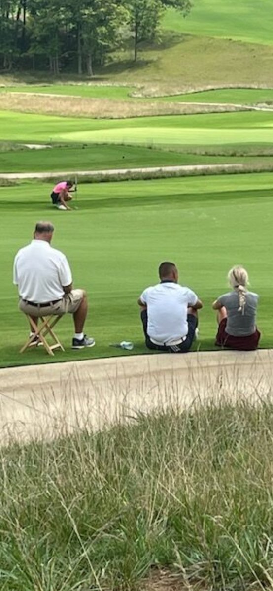 Yesterday my daughter <a href="/adelynnmoorman/">@Adelynnmoorman4</a> shot a career low 71 at Park Mammoth golf course. After the tournament <a href="/GCAdamCox/">Adam Cox</a> found time to sit down with her and talk golf. Such a great coach / mentor.
#BEACHAMPION#WEAREBC