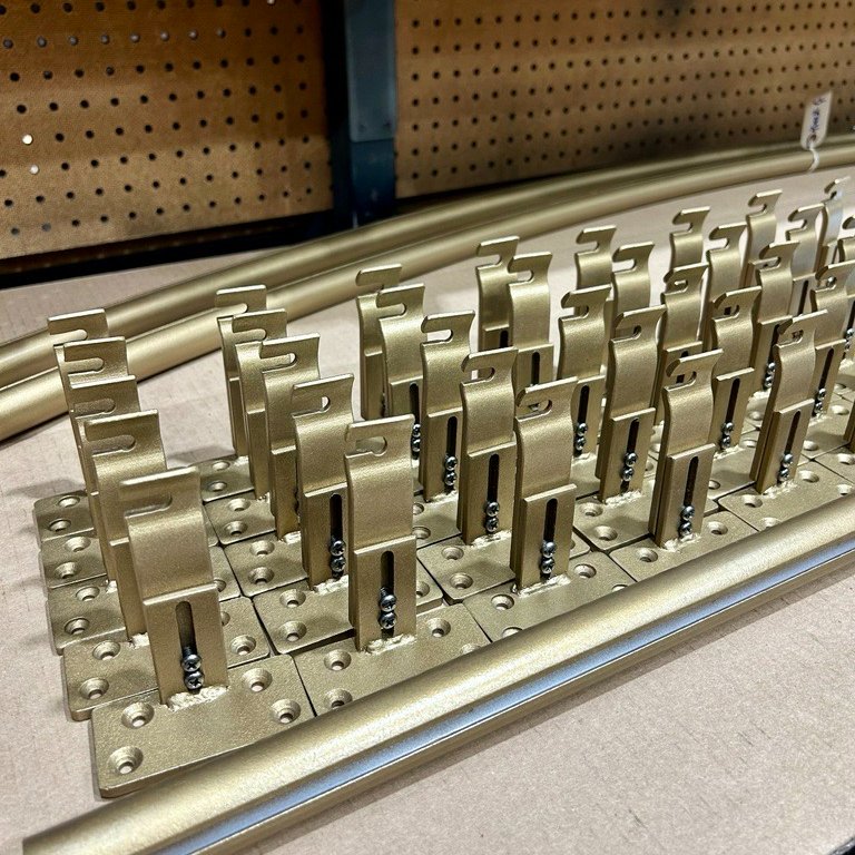 helserbrothers's tweet image. Love how these adjustable horizontal traverse brackets turned out!✨

#Readytoship 🚚 #Draperyhardware #Customdraperyhardware #Helserbrothers