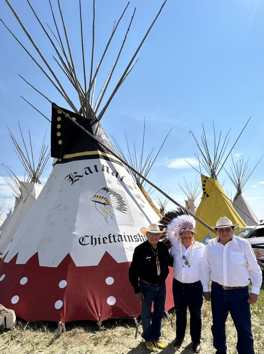 jkenney's tweet image. Deeply honoured to be have inducted into the Kanai Chieftanship as an Honourary Chief of the Blood Nation of the Blackfoot Confederacy.
A truly meaningful recognition of the work I did with First Nations to create economic opportunity in the spirit of “reconciliaction!”