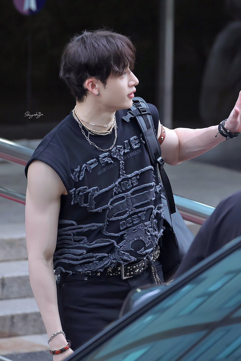 BangChan pics 𖤐 tweet media