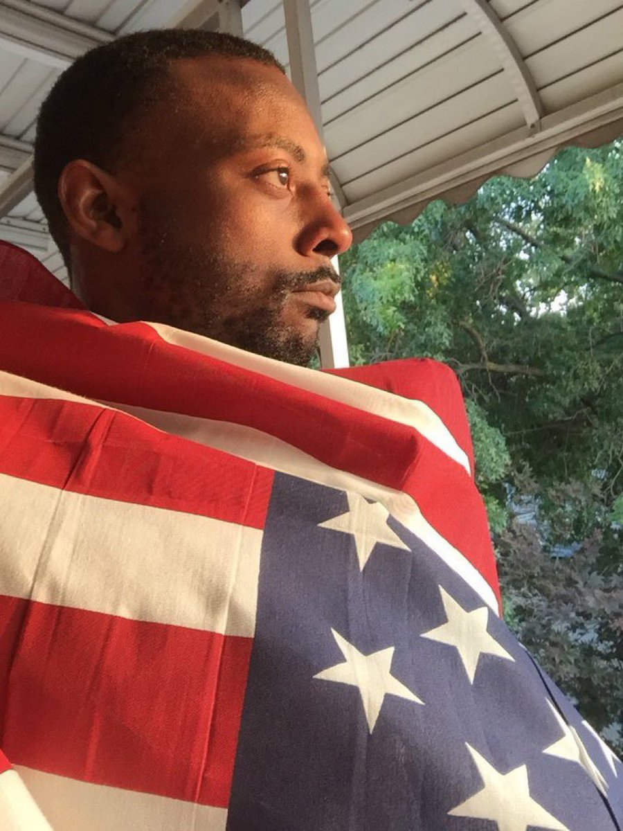 ScottieBeam's tweet image. Me: i can’t stand this damn country

Also me during Track and Field Olympics: