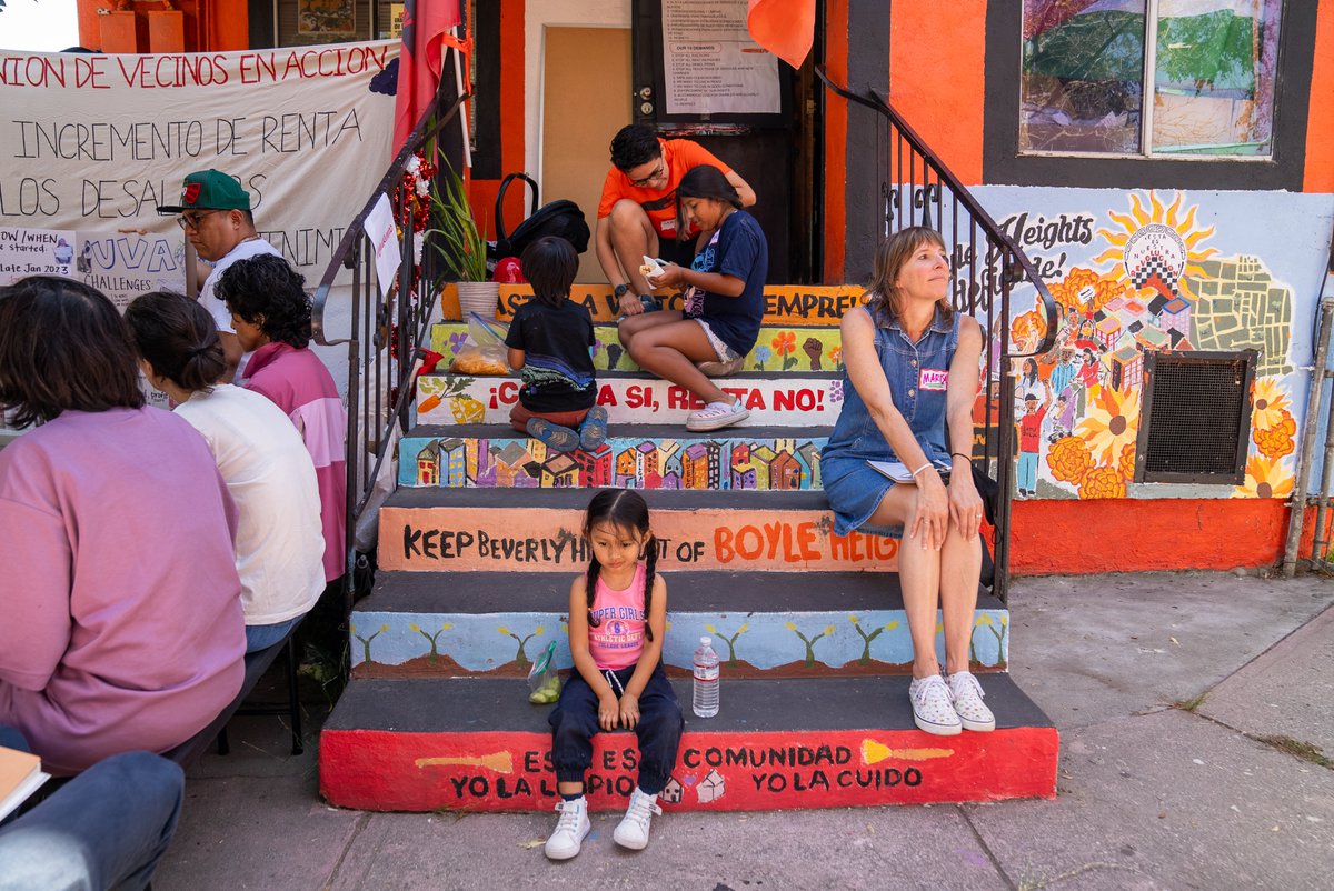 Institute on Inequality & Democracy (@challengeineq) on Twitter photo We are immensely grateful to <a href="/UniondVecinos/">La Union de Vecinos, Local Este de SILA</a> <a href="/ElizbethBlaney/">Elizabeth Blaney</a> <a href="/VilchisLeonardo/">Leonardo Vilchis</a> for welcoming our Freedom School to Boyle Heights for a moving presentation of the work of tenant organizers in resisting displacement and claiming territory. We are immensely grateful to <a href="/UniondVecinos/">La Union de Vecinos, Local Este de SILA</a> <a href="/ElizbethBlaney/">Elizabeth Blaney</a> <a href="/VilchisLeonardo/">Leonardo Vilchis</a> for welcoming our Freedom School to Boyle Heights for a moving presentation of the work of tenant organizers in resisting displacement and claiming territory.