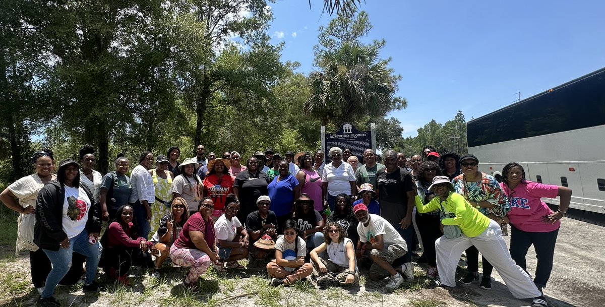 MarvinDunn4's tweet photo. Teaching the truth in Rosewood today with forty three teachers from the United Teachers of Dade. https://t.co/dCPzVrkPBI