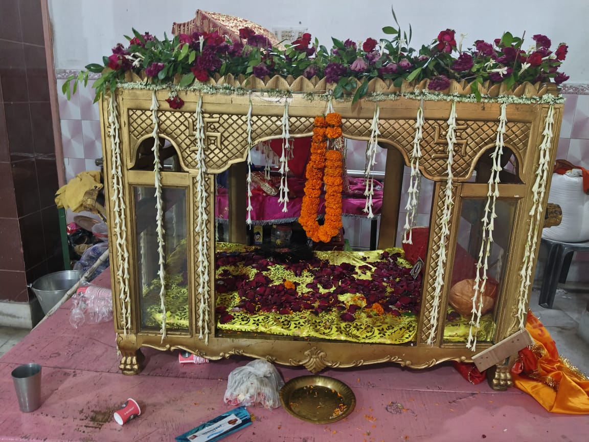 🙏🏻💐🌹जमशेदपुर के (कदमा,रामनगर) साईं मंदिर का 19वां साईं महोत्सव धूमधाम से मनाया गया🌹💐🙏🏻मैं इस मंदिर से बतौर संस्थापक सदस्य 18 सालों से जुड़ा हुआ हूं.जिस दिन स्थापना हुई थी उस दिन एक मृत बच्चे को बाबा के सामने लेटाया गया,जिसमें प्राण आ गये और आज तक यहां जो भी आया झोली भरकर गया.