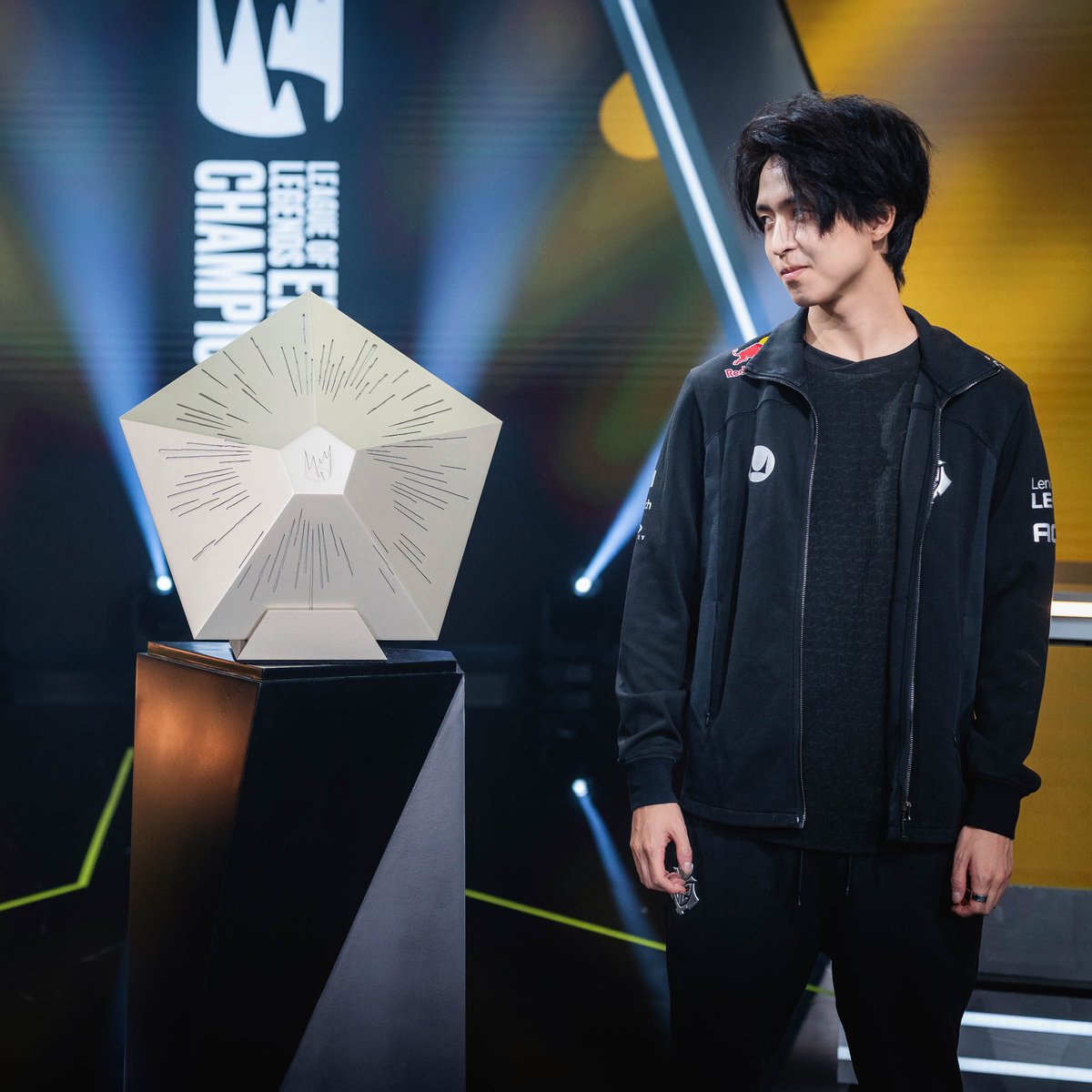 Draven might make a comeback in Munich 🤫

Go get your tickets!
Saturday Tickets: go.g2esports.com/Munich-Tickets…
Sunday Tickets: go.g2esports.com/Munich-Tickets…