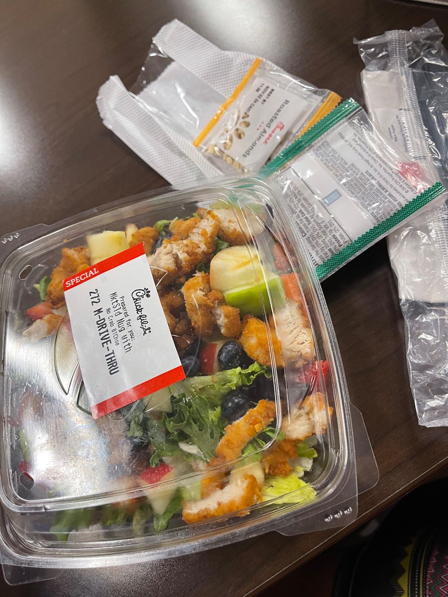 only1me3's tweet photo. I guess I’m suppose to eat a dry salad. 😡Called the restaurant and of course the phone hangs up in the middle of the conversation. #Chickfila  I guess that’s a sign to take a break from eating there. 😏 https://t.co/0sn53heLDi