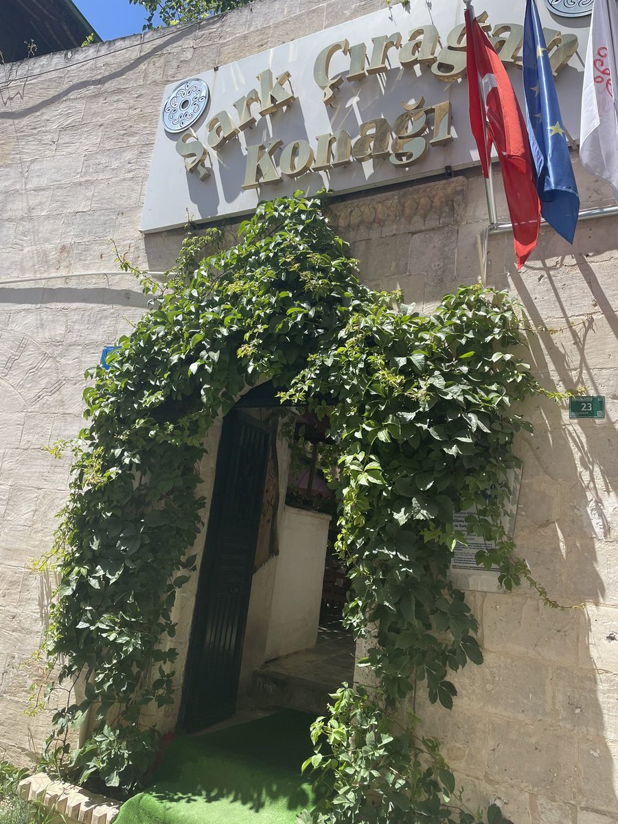 Nasıl güzel konaklar, hanlar, hamamlar…!
Tarihini bilen kendini”de bilir🏛️🏛️