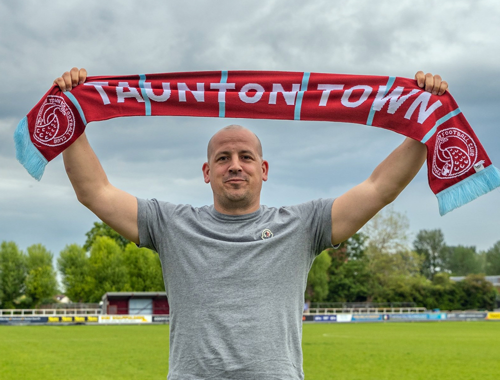 SouthernLeague1's tweet photo. 🔴MY LIFE IN FOOTBALL | Check out the latest episode as we hear from the man who oversaw the rise of @CribbsFC and is now at the helm of @TauntonTownFC, Richard Luffman: https://t.co/F4UyPjTw7H

#SouthernLeague | #MyLifeInFootball https://t.co/8bmSgnxPl5