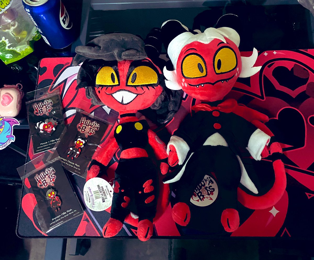 Prince_Papaya's tweet image. My dinner is here💕💕

#helluvaboss #sharkrobot