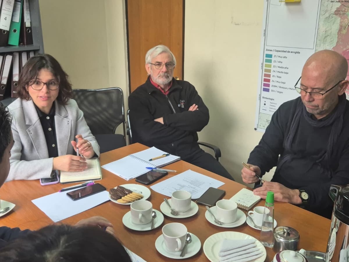 MinagriRM's tweet photo. Segunda sesión 2024 de Mesa Técnica Regional de Agroseguros, con participación de seremi @monse_candiar; dir. ejec. de @Agroseguroscl, Alberto Niño de Zepeda; dir. de @Indapmetro, Jorge Torres; miembro del CAR de INDAP RM, Julio Silva; profesionales de @sagchile y municipios. https://t.co/d5QgjDwM5G