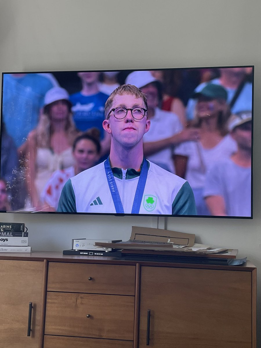 #StephenNedoroscik walked so #DanielWiffen could run. #GlassesKing