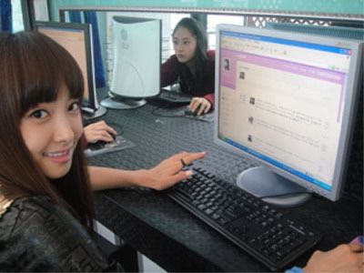 o twitter é chato quando nao se pode stalkear compulsivamente as curtidas de alg