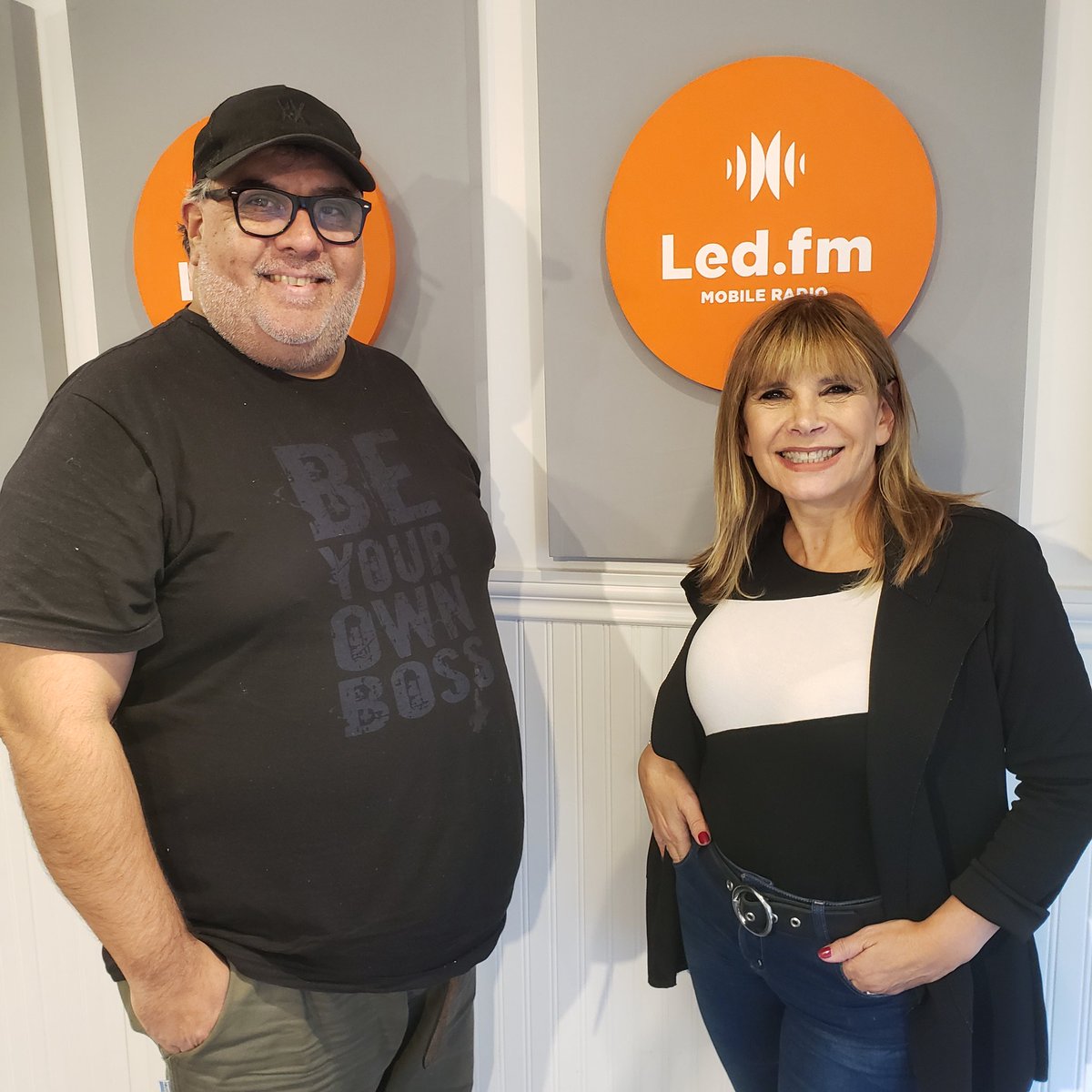 led_fm's tweet photo. #AIRE🗣🎙 | Seguí en vivo #LaOtraVerdad con la conducción de @lilianacaruso y @elhombreciudad 💥

Información, actualidad y mucho más por #RadioLed🟠

https://t.co/1XSsHBCqG3 https://t.co/gSbr9GXYKc
