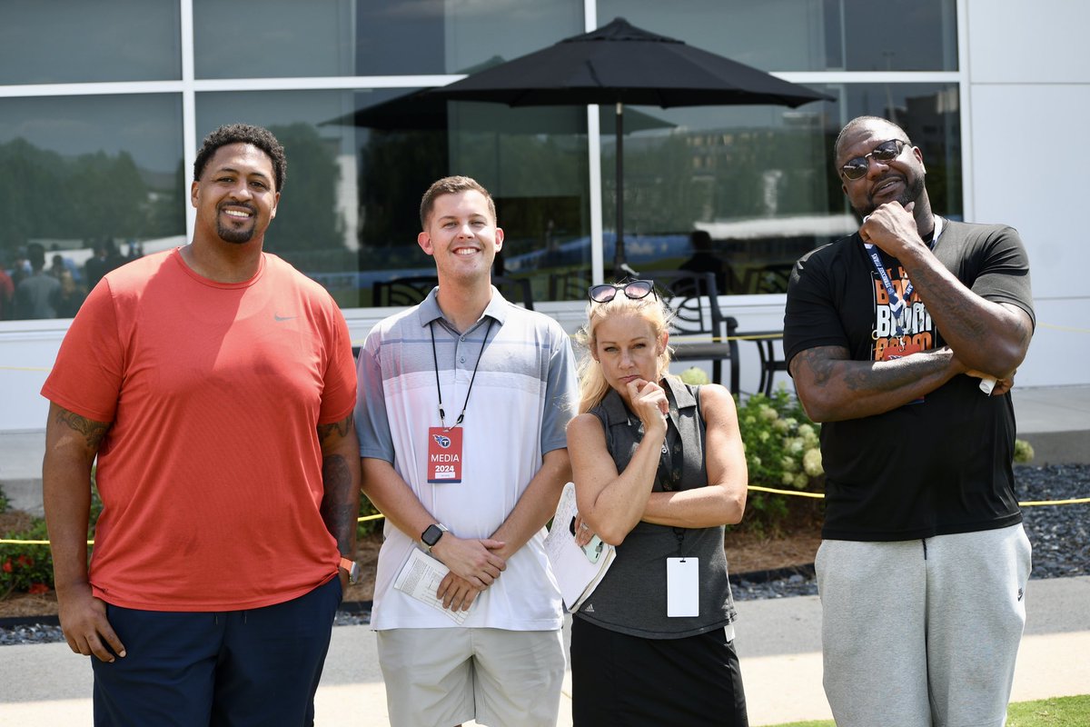 Posted up at practice 🤔