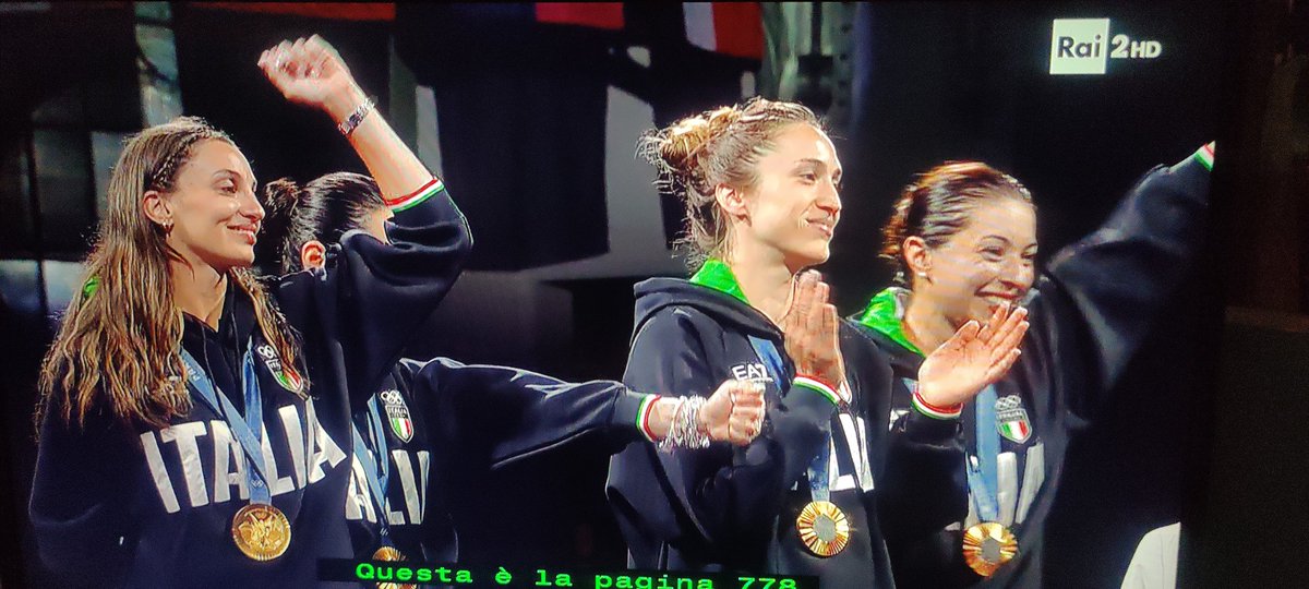 WikiLovesSport's tweet image. 🥇per la squadra di #spadafemminile italiana a @Paris2024, rimonta sulla Francia nel minuto supplementare: Rossella Fiamingo, Giulia Rizzi, Mara Navarria, Alberta Santuccio. Allez 🎉 @Federscherma @Coninews