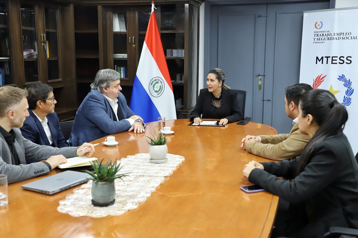 MTESS_PY's tweet image. #SIMEL| Con el compromiso de las instituciones generadoras de estadísticas relacionadas con el ámbito del trabajo, #Paraguay da pasos sólidos en la instalación del Sistema de Información del Mercado Laboral (SIMEL). 

Este hecho fue reconocido por el jefe de la Unidad de