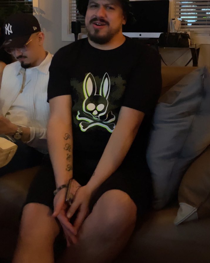 Screw_a_Name's tweet photo. When you’re the type that your facial expressions say it all. 🥴

#GiftandaCurse #Latino #Gaymer #StillCuteThough 😅 https://t.co/mXiZrjtY7r