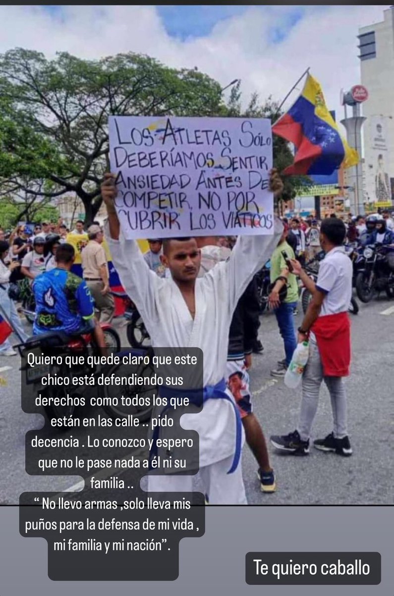 No llevo armas, solo mis puños para la defensa de mi vida , mi familia y mi nación 🇻🇪”