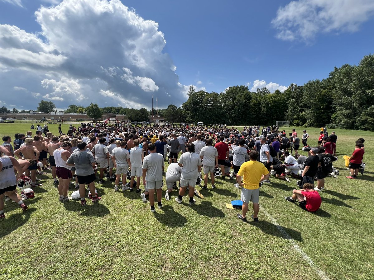 ClareFTBL's tweet image. There is only one Veer Camp. 20 teams, some even bitter rivals, all working towards one goal - Get Better.