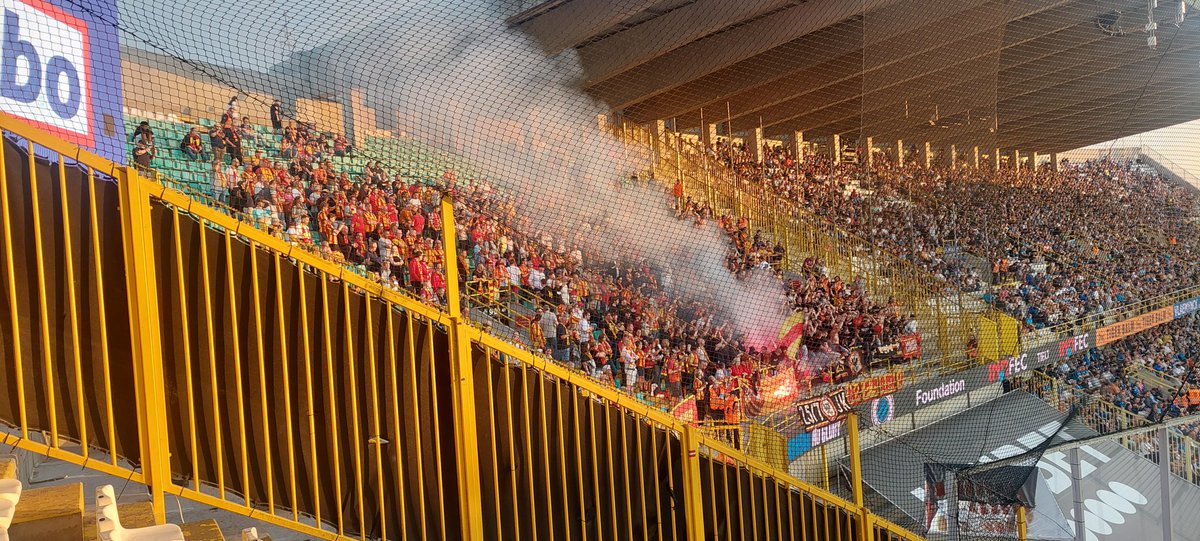 AJBijl's tweet photo. Voor ons nog even geduld voordat de Eredivisie start. In België is de eerste speelronde al gespeeld. Club Brugge tegen KV Mechelen in het Jan Breydel Stadion bezocht met eerst een wandeling door de mooie binnenstad van Brugge zelf. #groundhopping https://t.co/Bh9qBlHb7J