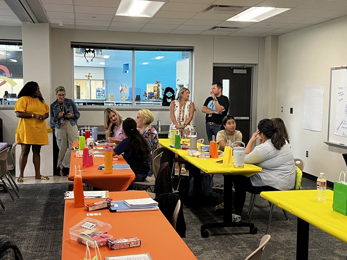 Tymeaco Christopher, M.Ed. (@tymeacoc) on Twitter photo Today we hosted our new <a href="/OLE_Leopards/">Leonard Elementary</a> and collaboration was in full effect!! I’m looking forward to amazing things this school year! #LeonardLeopards #LeadingAndLearning Today we hosted our new <a href="/OLE_Leopards/">Leonard Elementary</a> and collaboration was in full effect!! I’m looking forward to amazing things this school year! #LeonardLeopards #LeadingAndLearning
