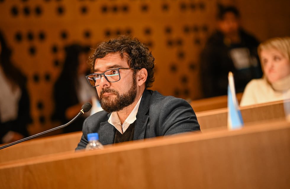 • “Un día me fui a una obra, me puse el arma en la cabeza, me gatillé y la bala no salió”.

• “Cuando mi papá se quedó sin trabajo, mis hermanos y yo tuvimos que salir a vender escobas. Si vendía, ese día comía”.

🎙️ <a href="/GustavoPedrOk/">Gustavo Pedrocca</a> - Concejal de Hacemos Unidos por Córdoba