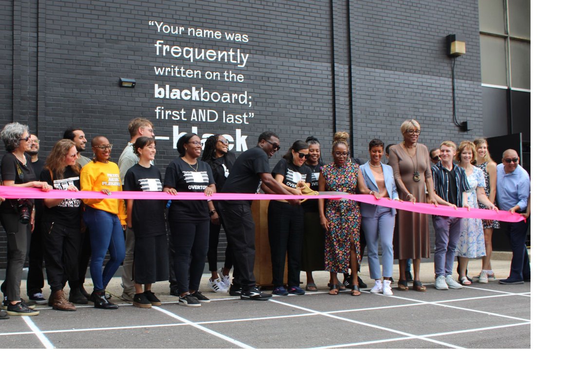 The team transforming a closed Bronzeville school into a community hub unveiled its new public plaza. buff.ly/4c50i0D