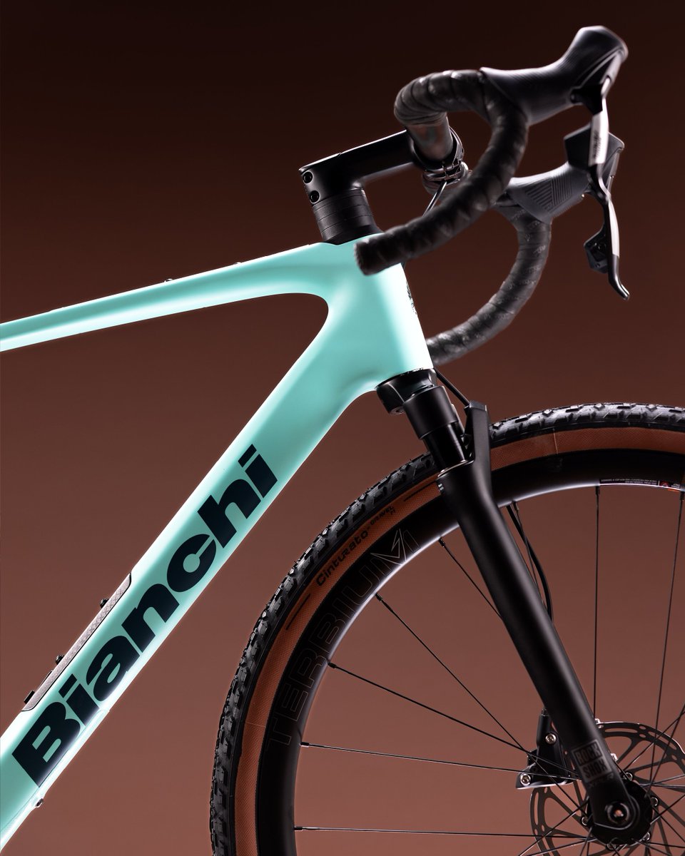 BianchiJAPAN's tweet photo. 冒険には最高のパートナーを。のArcadexに乗って発見の旅に出かけよう。ProとCompの2ヴァージョン(Proは日本展開無し)

Discover more 👉 https://t.co/XOTvADFZgO

#Bianchi #RideBianchi #Arcadex #ArcadexPro #ArcadexComp #BianchiArcadex #Gravel https://t.co/gza3CZOBEA