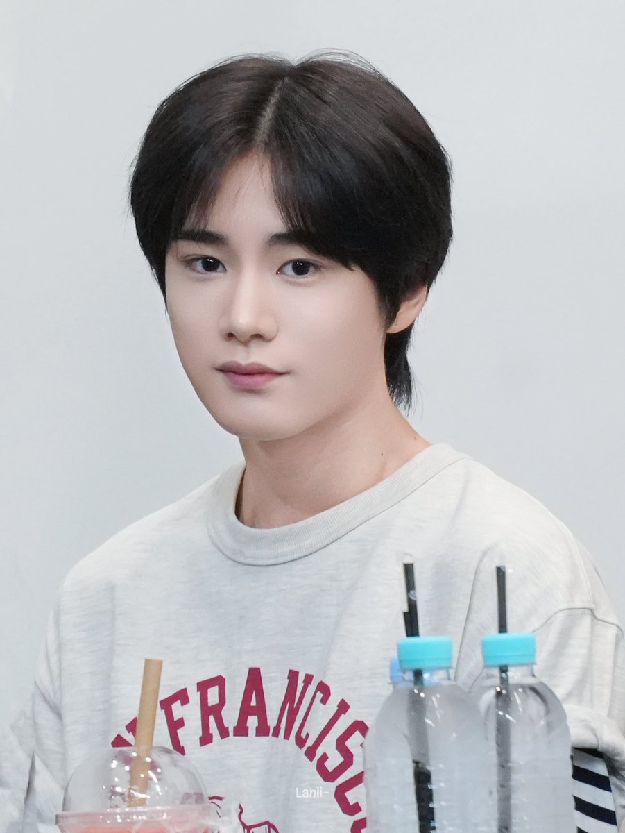 LUNE000227's tweet photo. 20240727

사랑해,항상

#다크비 #룬 #정성민 #DKB #LUNE https://t.co/6iKZsympAD