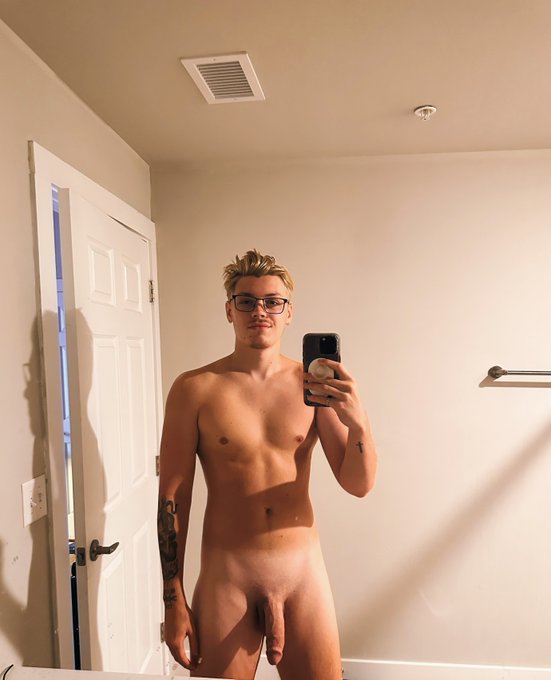 About to go workout ? https://t.co/5Zhax0SJhu
