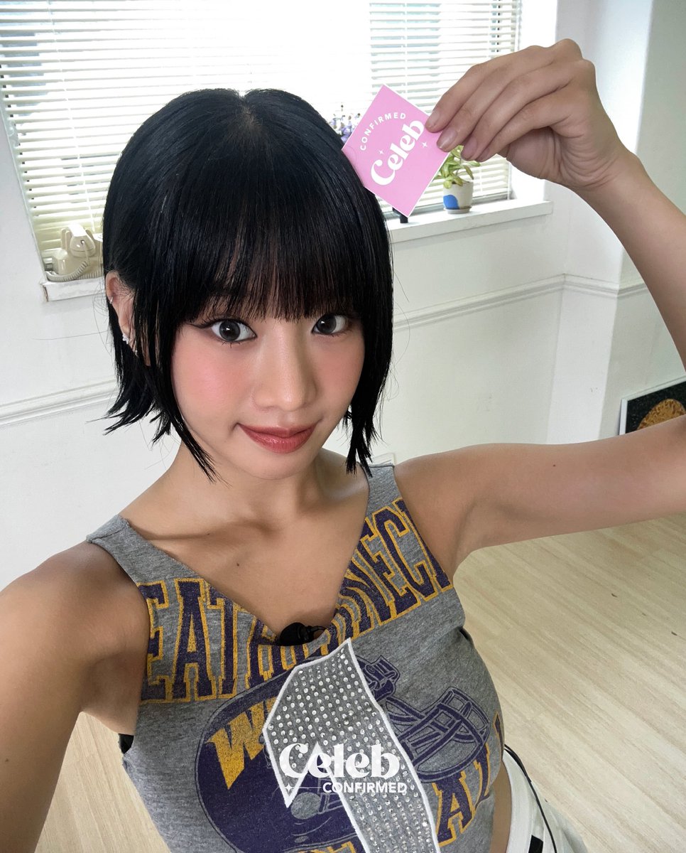 CelebConfirmed's tweet photo. How long will it take KISSY to fall for these KISS OF LIFE selfies? 💘

FANTALK2 with KISS OF LIFE Ep.2:
✨OUT on Friday at 11 a.m. KST
🎥On Celeb Confirmed YT channel

#KISSOFLIFE #키스오브라이프 #KIOF #FANTALK2 @KISSOFLIFE_S2 https://t.co/DQq0zdrz4q
