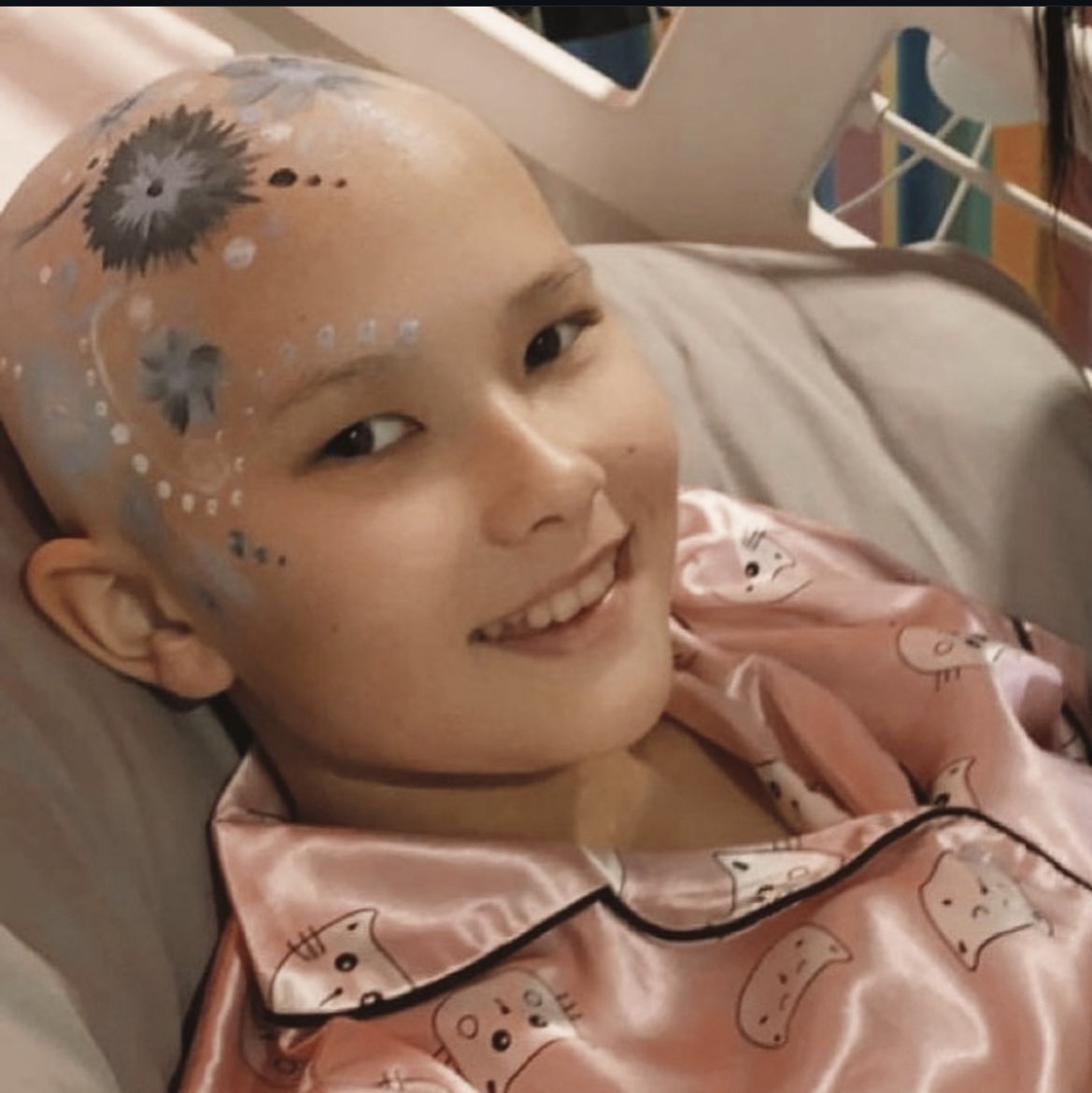 lanabrasil's tweet image. 🚨 Precisamos da ajuda de vocês para realizar um sonho! 🚨

Laila uma grande fã de Lana Del Rey e o sonho dela é assistir um show da cantora, conhece-la ou até mesmo conversar com ela via vídeo. A garota passou por muitas dificuldades e agora infelizmente está recebendo cuidados…