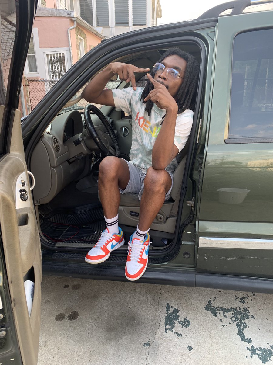 moneymarathon_'s tweet photo. Still catching plays behind tint Tโs up for TERRON #Ronworld4L or get ya head tapped ๐ฅ๐ฅ๐ค๐พ๐ https://t.co/wWKpnxOSBb
