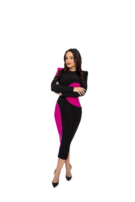 Bringing a pop of color to the day! 💖🖤   #FashionForward #BoldMoves #Zhivago https://t.co/guIcJjvG8K<a href="/tag/fashionforward"class="tags">#FashionForward</a><a href="/tag/boldmoves"class="tags"><span>#boldmoves</span></a><a href="/tag/zhivago"class="tags"><span>#zhivago</span></a>