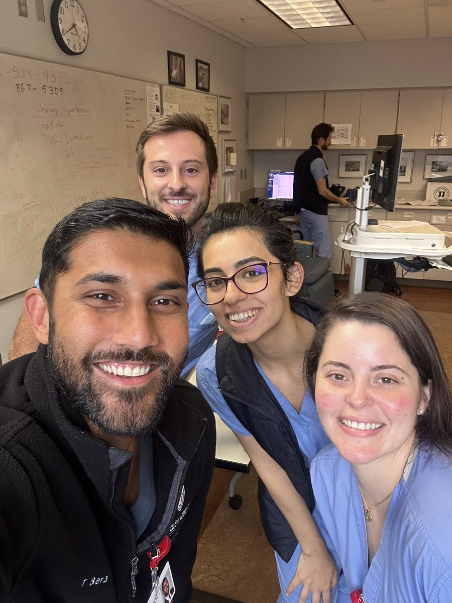 IM wards with my new interns!! ☺️🥺💛 they did SO well on their first day! 

#medicine #newyear #residency