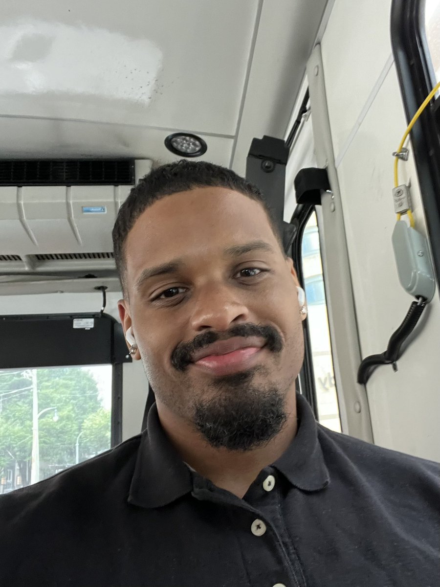 Hello all! My name is Aziz Elbasheir and I’m a PhD student at  <a href="/neurophd_emory/">Emory Neuroscience PhD Program</a> in the <a href="/FANs_Lab/">Fani Affective Neuroscience Lab</a>! I’m currently investigating how experiencing racial discrimination affects neural networks associated with threat &amp; emotion regulation! Excited to be part of #BINW24 #BINW #rollcall