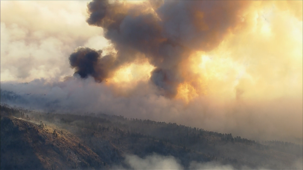 firehorse249791's tweet photo. [U.S] Alexander Mountain Fire in Colorado grows to over 1,800 acres Tuesday; new mandatory evacuations ordered https://t.co/llsH3EgMXl #GlobalWarming #ClimateEmergency #ClimateCrisis #SevereWeather #Heatwave #Wildfire #AlexanderMountain #Loveland #Larimer #Colorado #America https://t.co/6OSO4ICk3F