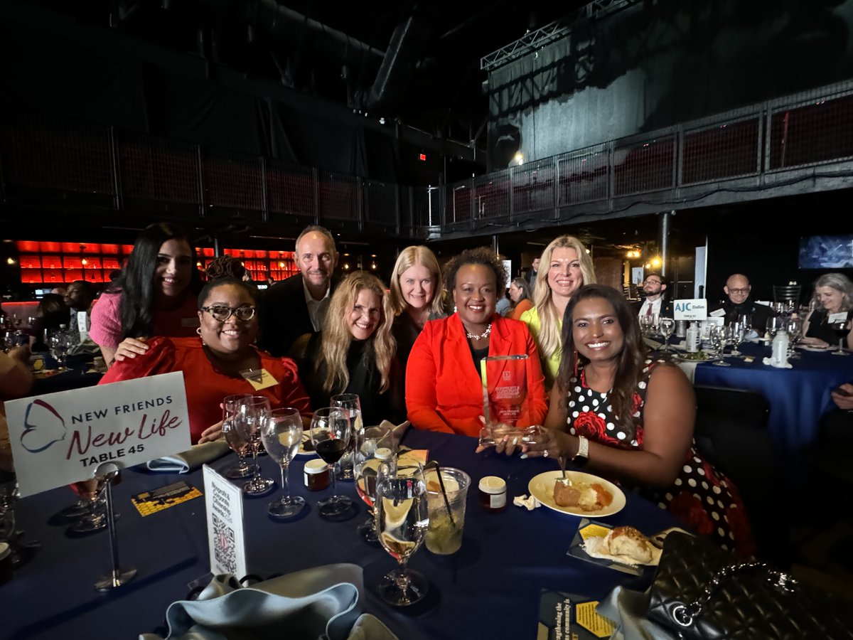 minervaco's tweet image. We had a wonderful time on Thursday night celebrating the achievements of our client @nfnlnews - who went home with the midsize Organization of the Year award from @DCEOmagazine / @DMagazine. We are SO proud of this team and their work in taking a #StandForHer!

#MinervaClient