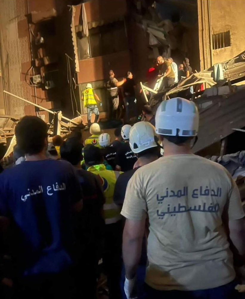 SuppressedNws's tweet photo. 🇱🇧🇵🇸Brothers in death and life.

The Palestinian Civil Defense, accompanied by the Lebanese Civil Defense are united in the rescue operation in the southern suburb of Beirut, Lebanon.

Credit: @tamerqdh https://t.co/uqdFN2vrdW
