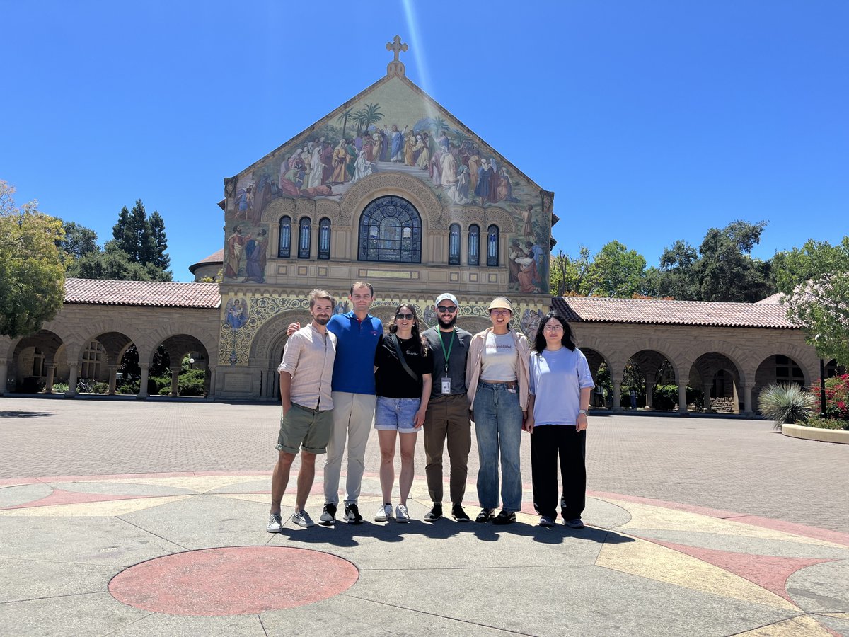 TheRosaLab's tweet image. Today, we came together for a wonderful lunch to celebrate the successful defense of a thesis by one of our brilliant students. Congratulations to Jara Späte on this incredible achievement! We are all excited to see the remarkable contributions you will continue to make