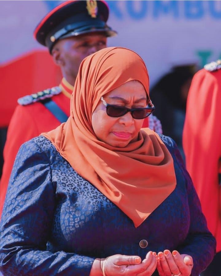 Abdulmalik_IH's tweet image. Like so many others,#Samia have given her heart and her soul to our nation,and she have been blessed a million times in return with the love and support from us all,long live Republic of Tanzania and its people! #KaziIendelee🇹🇿💪