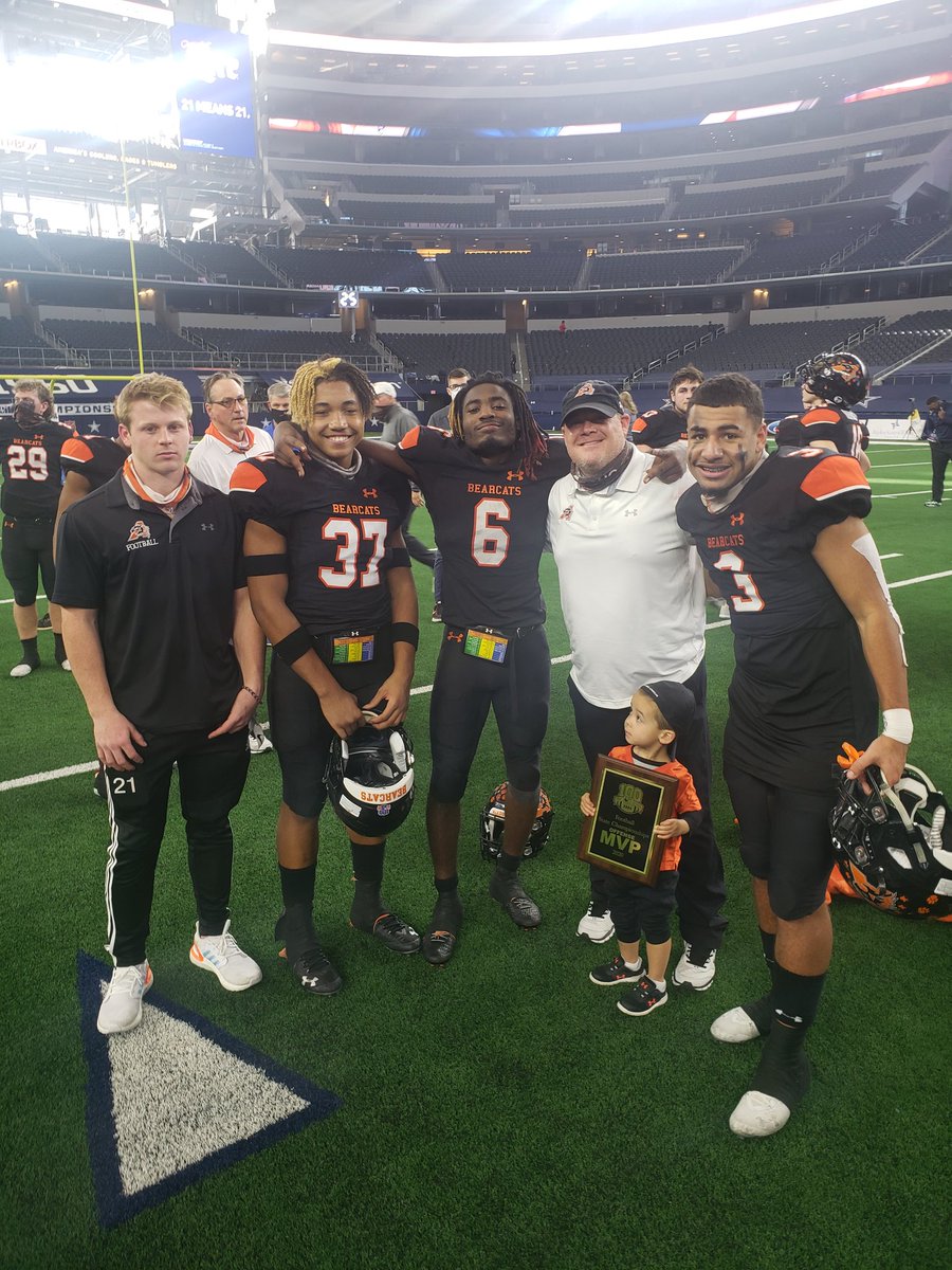 Coach Clawson (@heathclawson) on Twitter photo Relationships are what it's all about. I am so proud of this young man. 3 years removed and he gives up his time to make a special trip to visit and speak to our youth at football camp. <a href="/dak3ys/">Davhon Keys</a> is a high-character young man and a stud player!! From #37 to #3!! <a href="/LSUfootball/">LSU Football</a> Relationships are what it's all about. I am so proud of this young man. 3 years removed and he gives up his time to make a special trip to visit and speak to our youth at football camp. <a href="/dak3ys/">Davhon Keys</a> is a high-character young man and a stud player!! From #37 to #3!! <a href="/LSUfootball/">LSU Football</a>