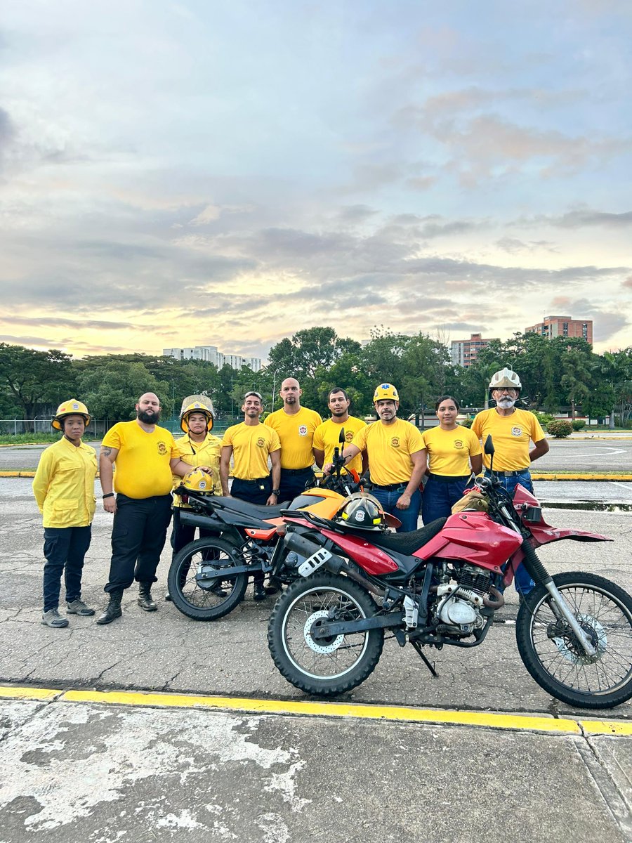 Somos una organización de rescatistas voluntarios que ha prestado servicio desde 1972. 
Activamos una prevención con nuestro personal debidamente identificado con el propósito de brindar atención a todos los ciudadanos
Estamos en el Complejo Deportivo Bicentenario 
de Naguanagua