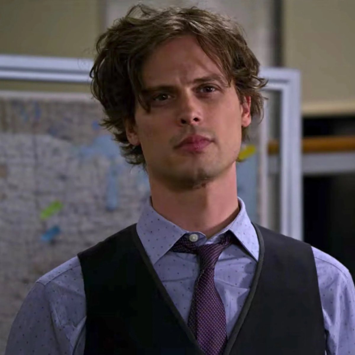 seokjinism1's tweet photo. OMG MATTHEW GRAY GUBLER POINTING AT KIM SEOKJIN’s PIN??!!

I LOVE LOVE CRIMINAL MINDS AND I LOVE DR. SPENCER REID- what a genius 

Matthew Gray Gubler knows Jin- it is good to know :)

#방탄소년단진 #JIN #BTSJIN #ジン https://t.co/a1EHBlvUNC
