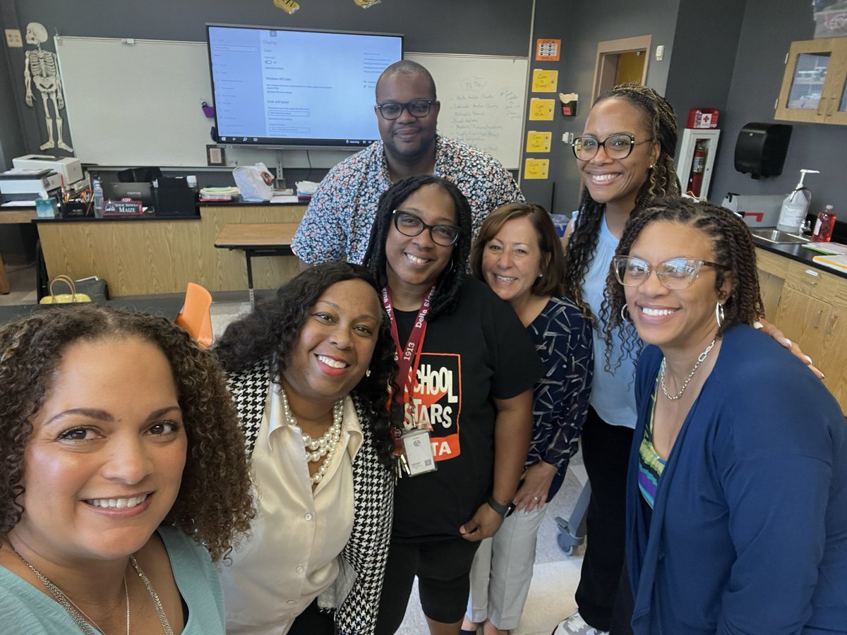 An amazing,inspiring morning at <a href="/apsLongms/">Crawford W. Long Middle School</a> with Ms Maize (a pedagogical pioneer!) &amp; our partners <a href="/SteelcaseLearn/">Steelcase Learning</a>! This is what partnership to move innovative teaching and learning forward 👀 like! I can’t wait to see how she transforms her classroom experiences for her students!